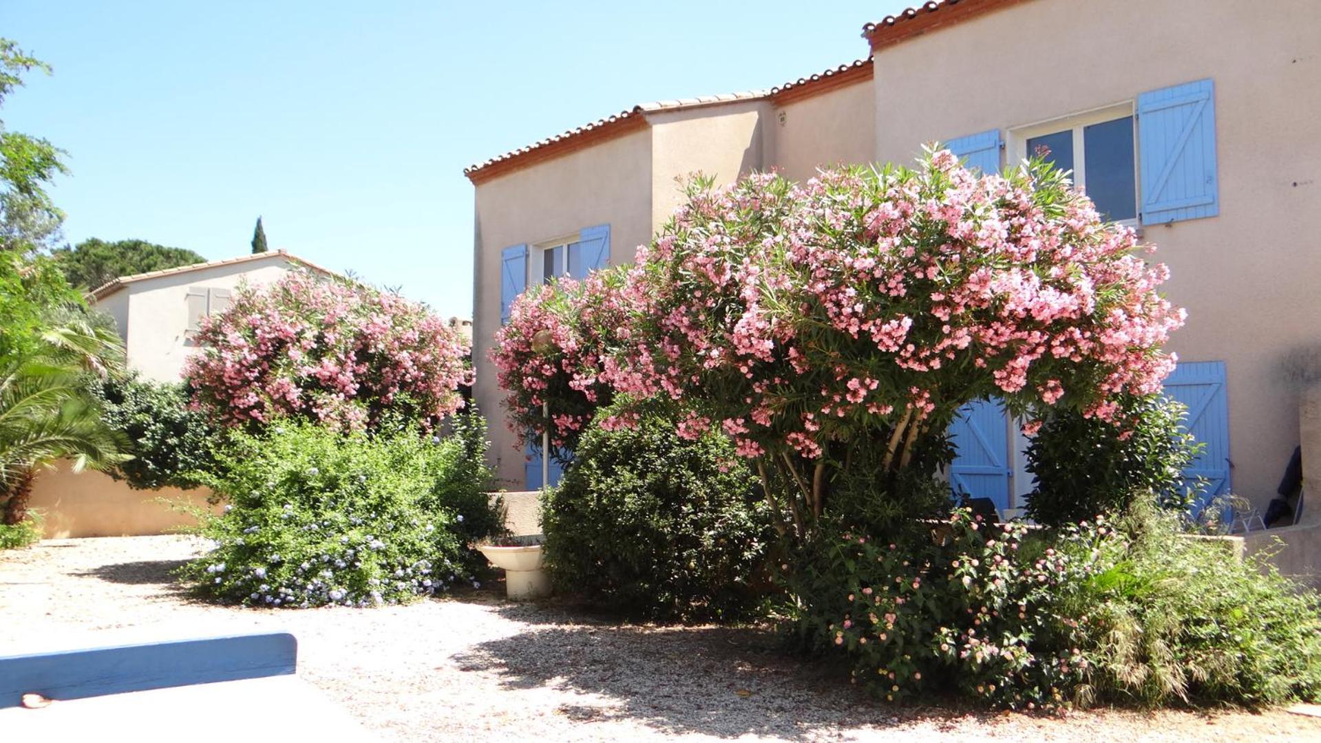 L'Orangeraie Apartment Claira Bagian luar foto