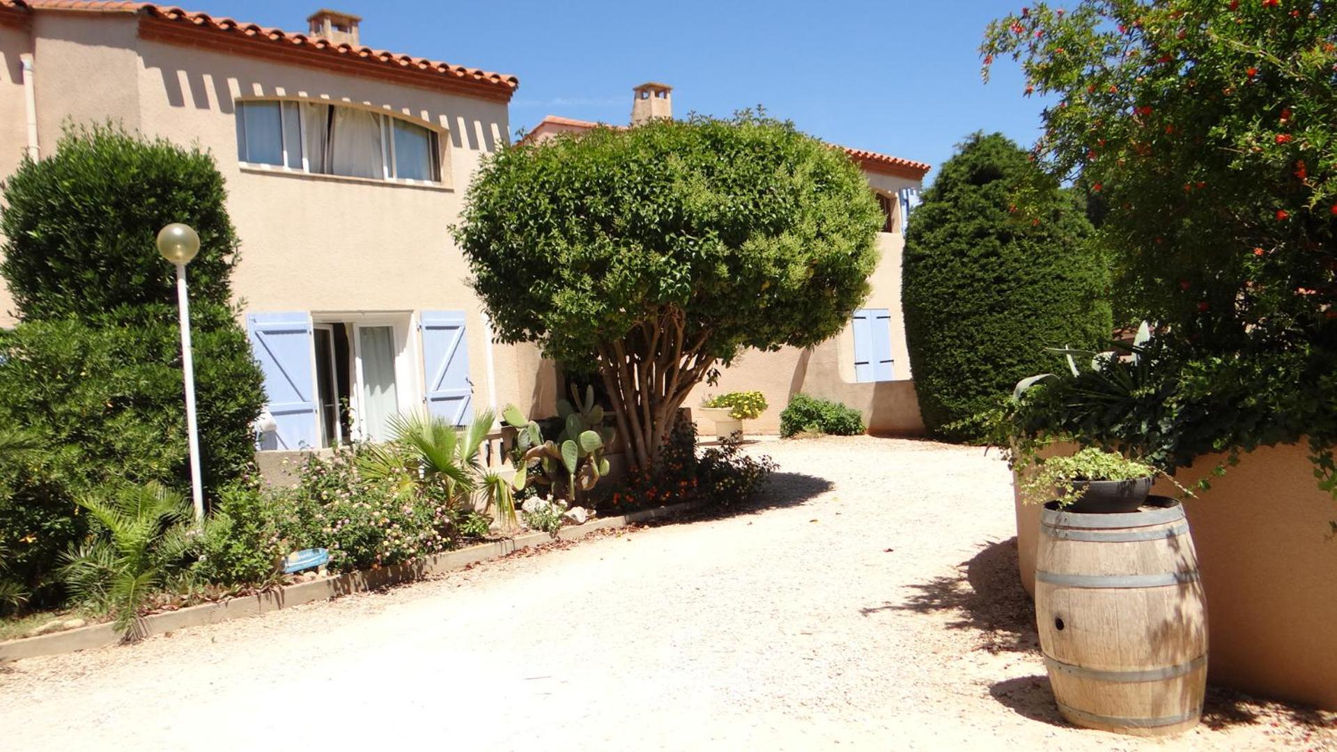 L'Orangeraie Apartment Claira Bagian luar foto