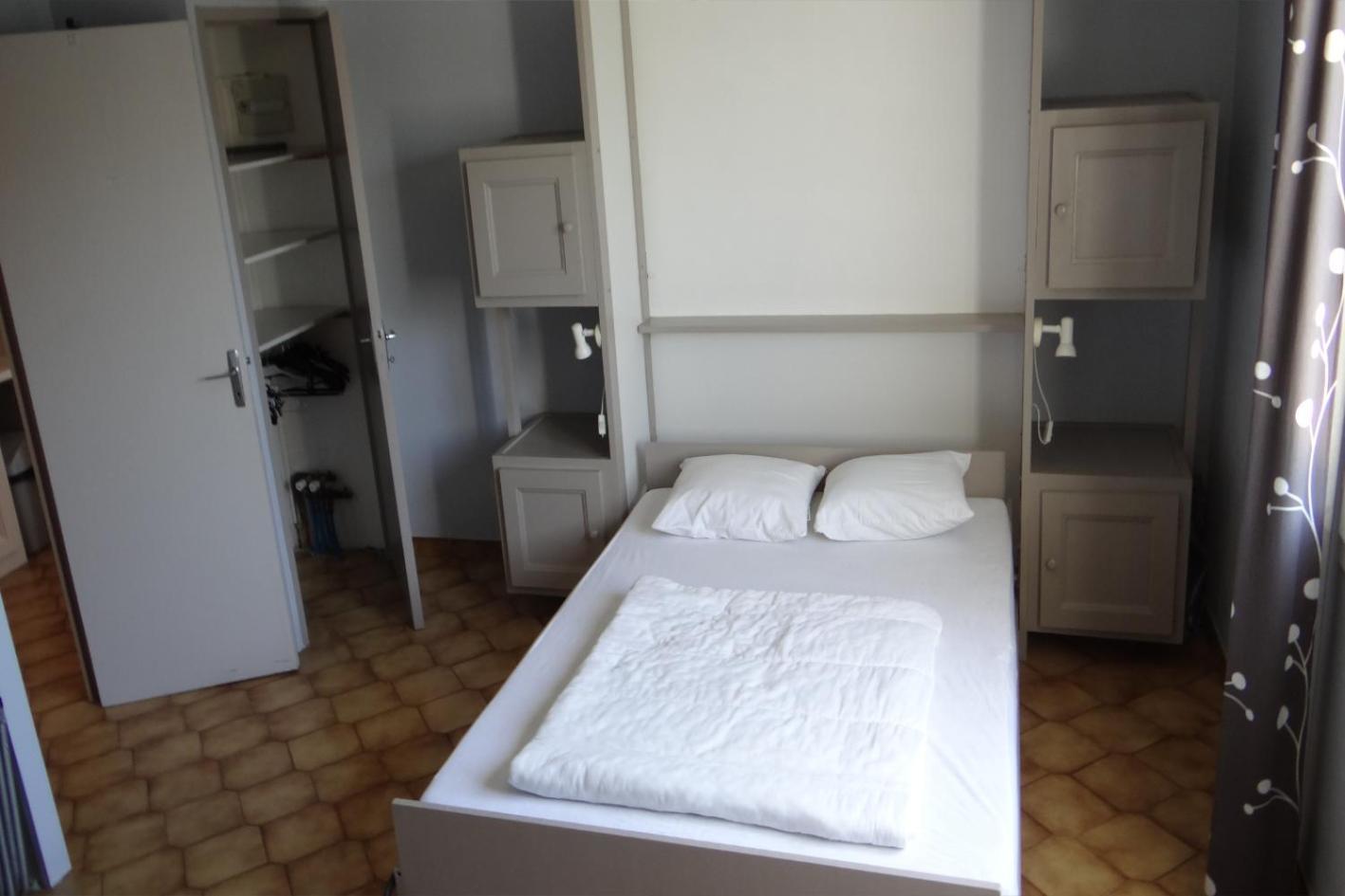 L'Orangeraie Apartment Claira Ruang foto