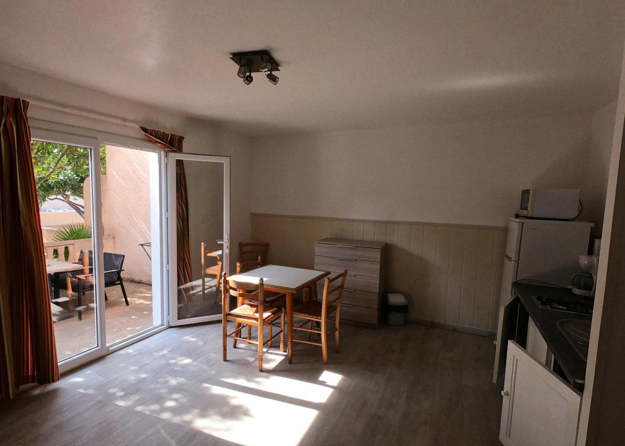 L'Orangeraie Apartment Claira Ruang foto